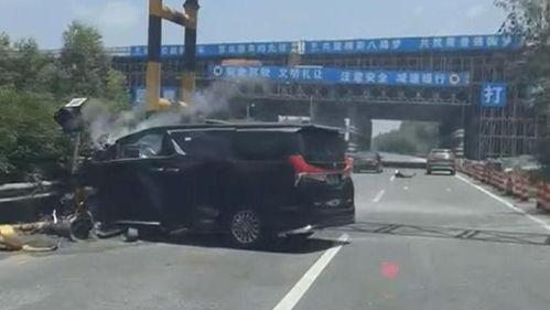 伊滨最新车祸爆料新闻报道,悲剧瞬间，生命消逝，警方全力调查  第2张